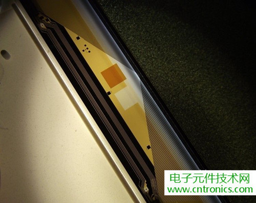探秘電子紙！一款電紙書的電子墨水屏拆解