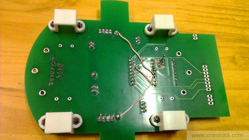 多圖殺貓！PCB版藍牙智能小車DIY