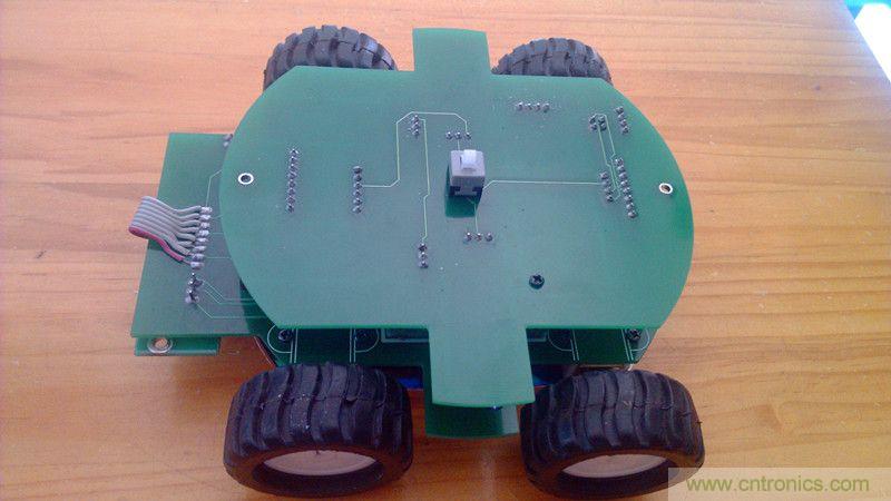 牛人力作！PCB版藍牙智能小車DIY