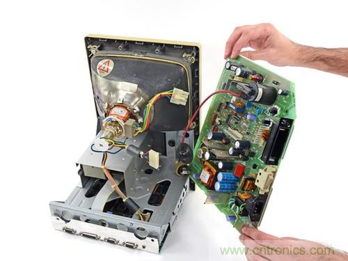 拆！古董級Macintosh 128K電腦