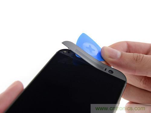 牛人強拆！新HTC One(M8)真機精密做工難修理