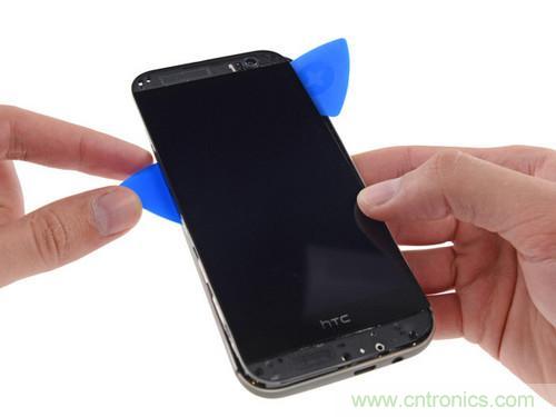 牛人強拆！新HTC One(M8)真機精密做工難修理