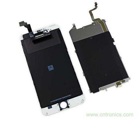 iPhone 6 Plus搭載的高清LED屏幕尺寸為5.5英寸，像素密度為401ppi，并采用了IPS（平面轉(zhuǎn)換）技術。（來源：iFixit）