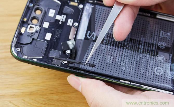 拆解黑鯊手機：多級直觸一體式液冷系統有什么門道？